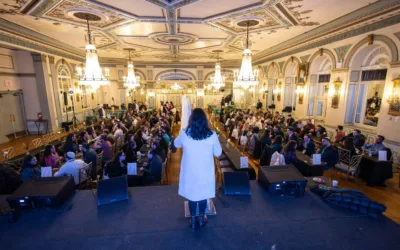 ​Nearly 300 Jewish Young Professionals Speed Date at Chabad Event in Brooklyn Using AI 