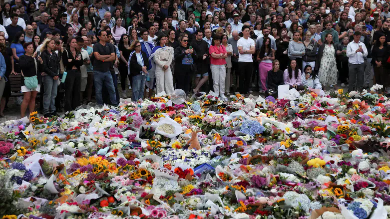 Charity concert canceled after Greek choir refuses to perform with Jewish singers