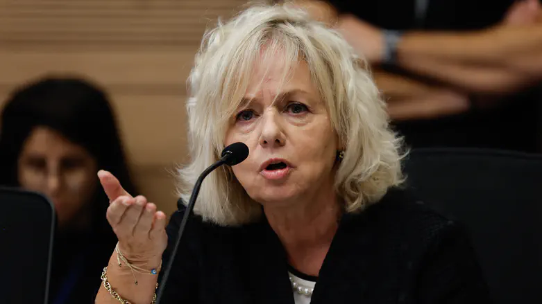 Dramatic economic sanctions: A-G cancels tax benefits for donations to yeshivas