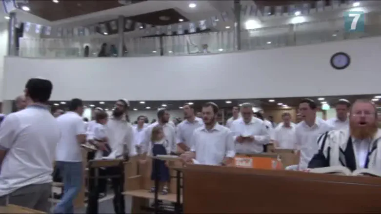 To give thanks, to praise, and to triumph