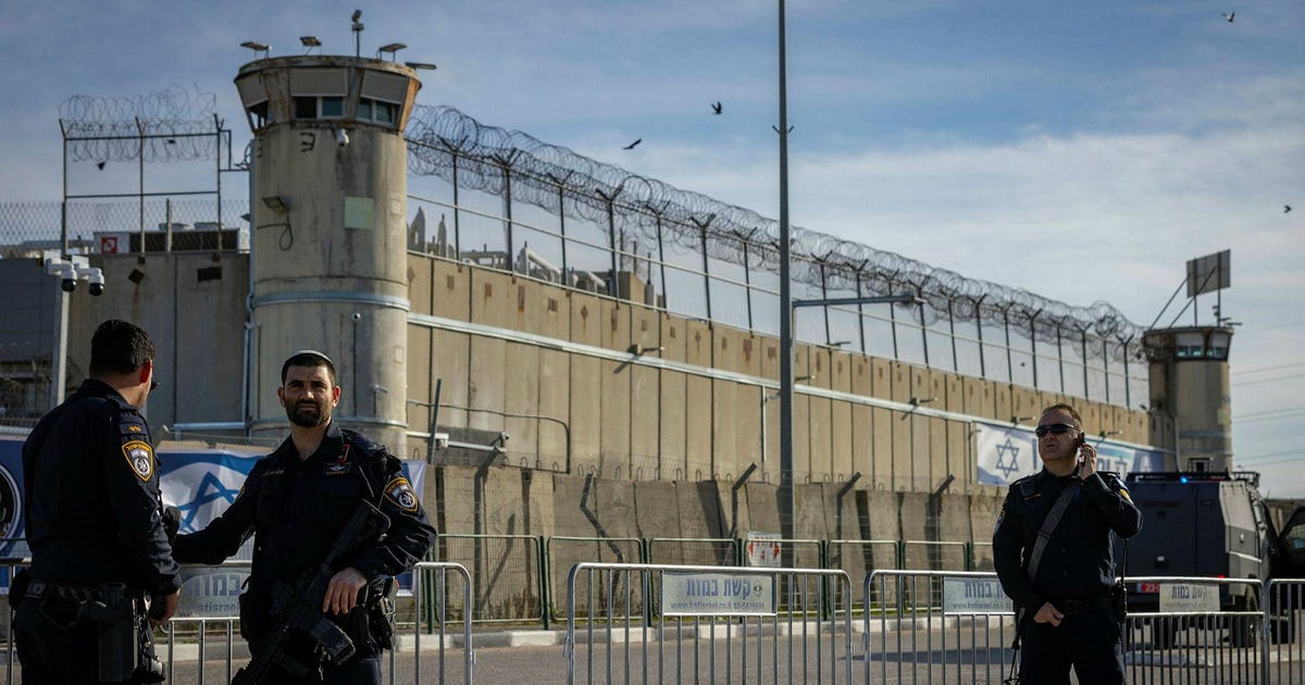 Israel Prison Service restricts Palestinian inmates’ access to medical equipment