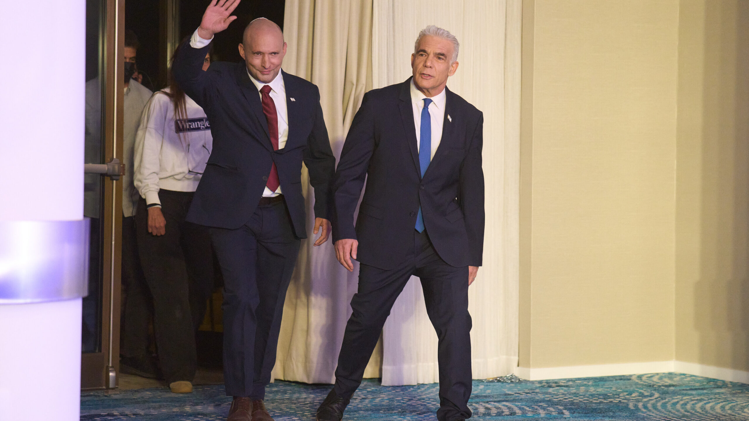 Former Israeli Premiers Join in Bid to Oust Netanyahu inElections