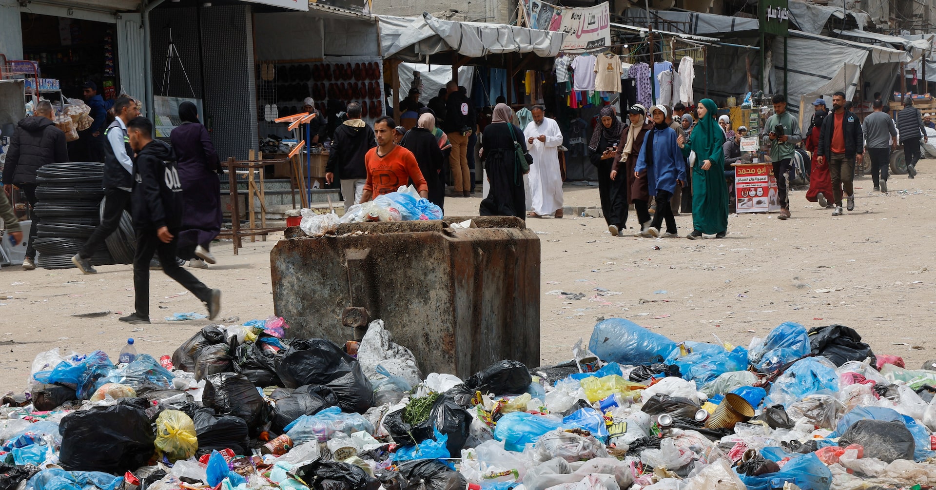 Rats infest Gaza’s tent camps, biting children and spreading disease