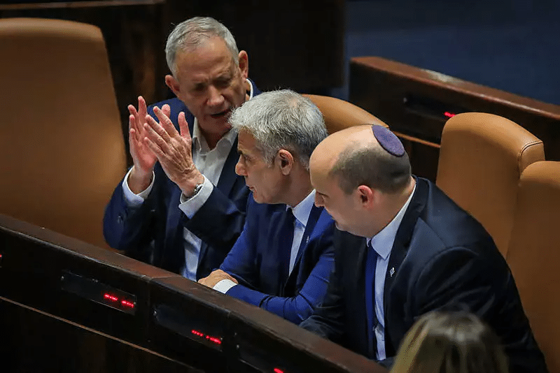 Bennett, Lapid to unite parties ahead of elections
