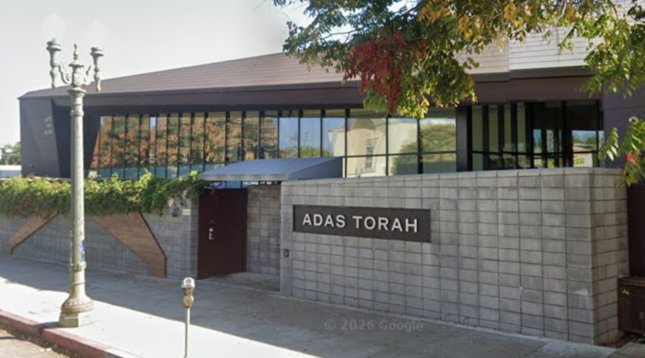 Attack on Jewish man outside Los Angeles synagogue investigated as hate crime
