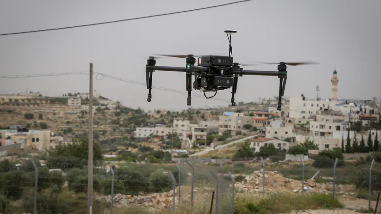 Drones seen over Beit El, forces dispatched to the scene