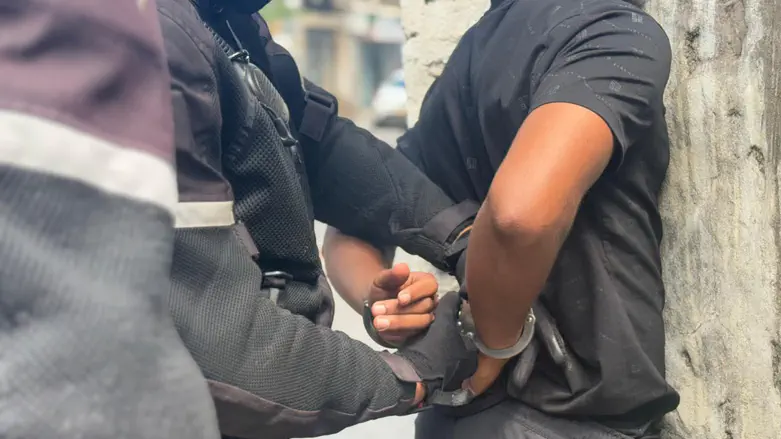 Armed Arab suspect arrested near Jerusalem’s Old City