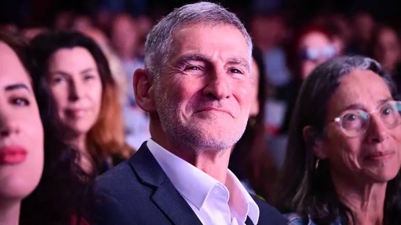 Democrats chairman won’t rule out coalition with haredim