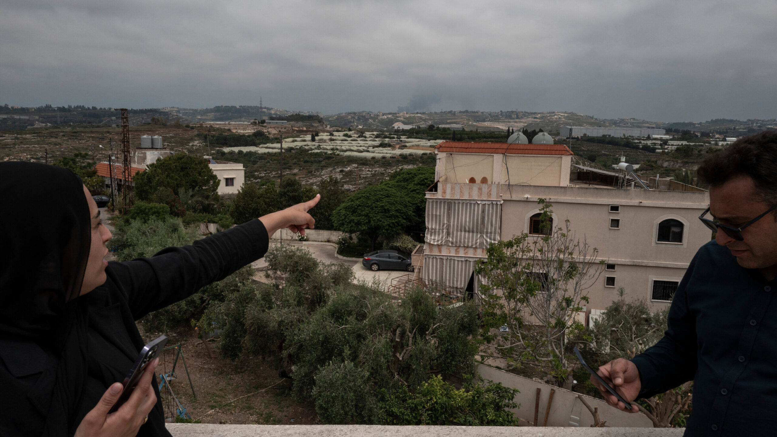 Residents Watch as Israeli War Planes Circle Over Southern Lebanon