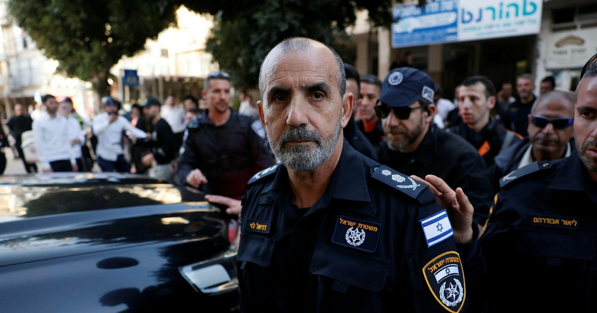 Police chief gives mixed signals on arresting draft dodgers after Haredi pressure, High Court ruling