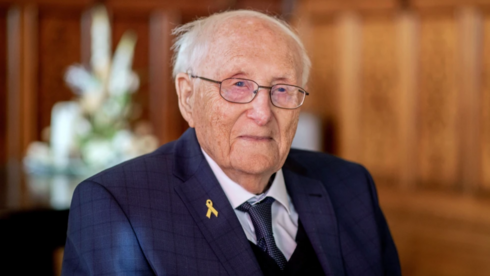 Albrecht Weinberg, a Holocaust survivor who returned to Germany in his 80s, dies at 101