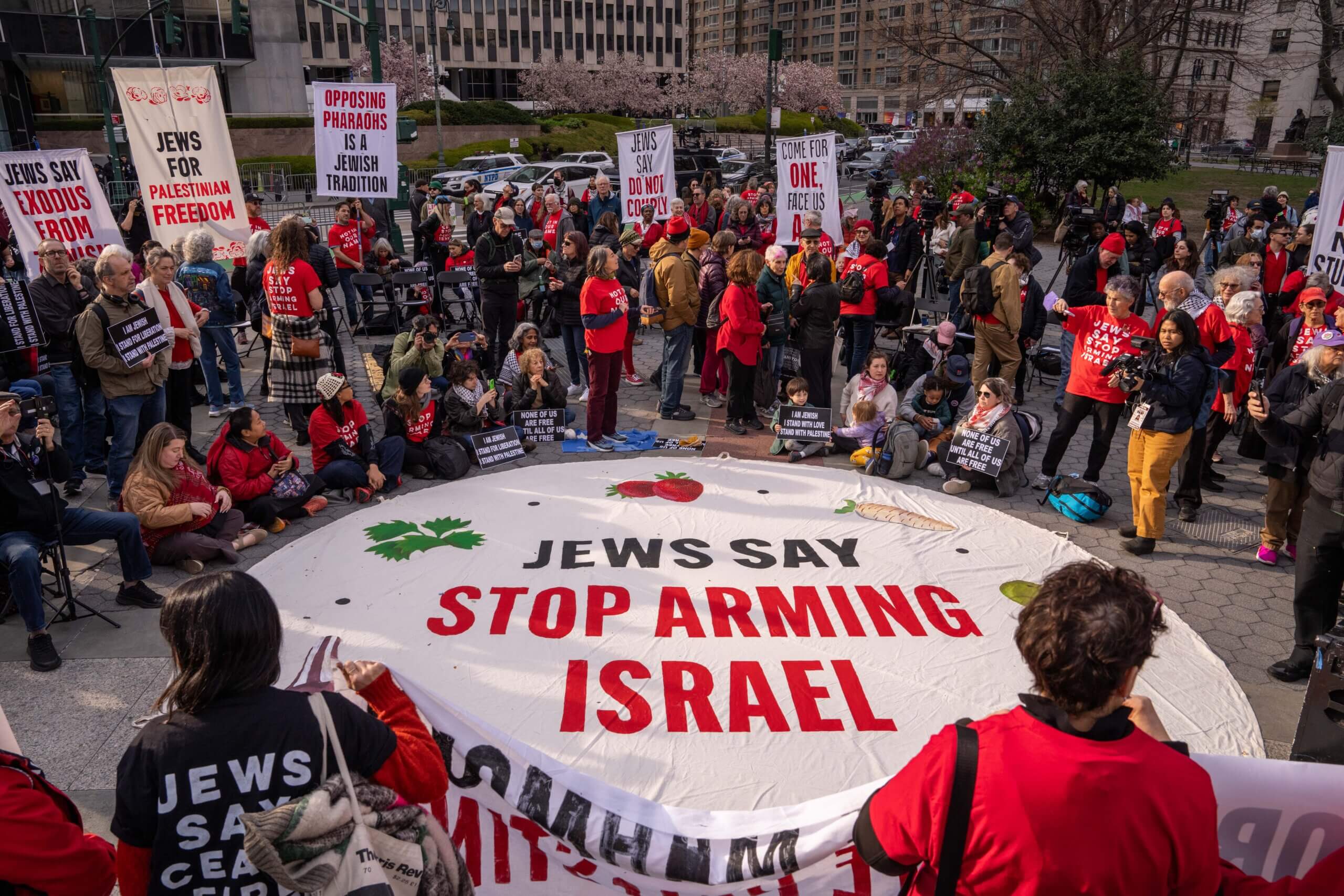 Nearly half of young U.S. Jews want to replace Israel with binational state, poll find