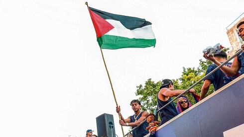 ‘I threw out his shirt’: Israeli FC Barcelona fans recoil after Yamal waves Palestinian flag