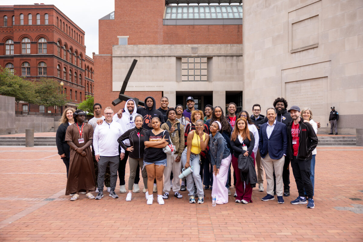 Minnesota Vikings owner Mark Wilf leads players, high school students on Holocaust Museum trip