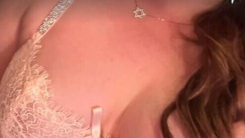 Orthodox women bare skin in get-refusal protest