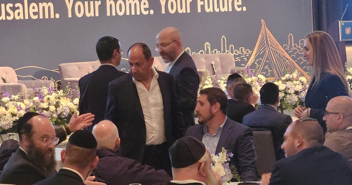 Pro-Palestinian protesters rally outside Manhattan real estate fair selling Jerusalem property