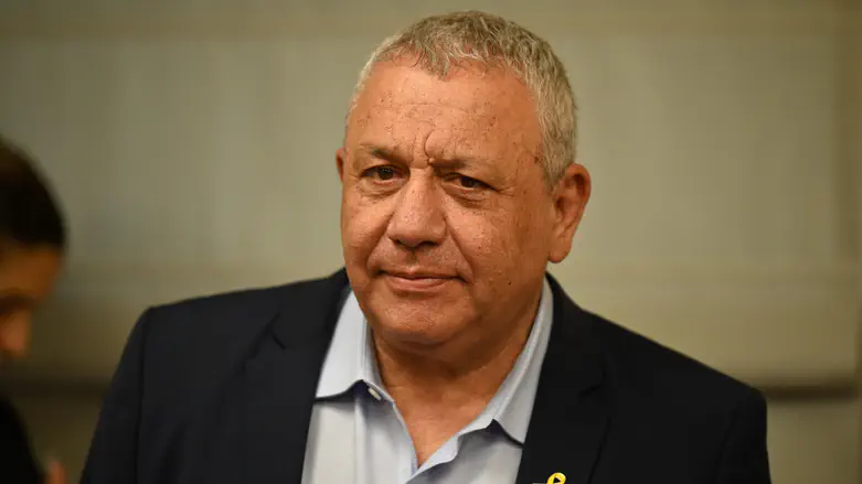 Poll: Eisenkot surges at Bennett’s expense in shift in anti-Netanyahu bloc