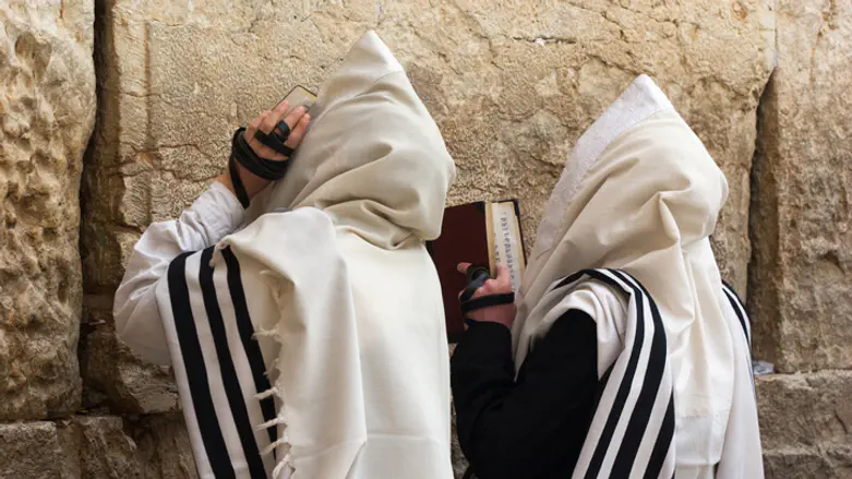 Before you give away eastern Jerusalem,”Senator, look at the Kotel