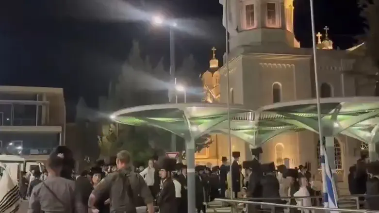 Haredi rioters clash with police in Jerusalem and Beit Shemesh