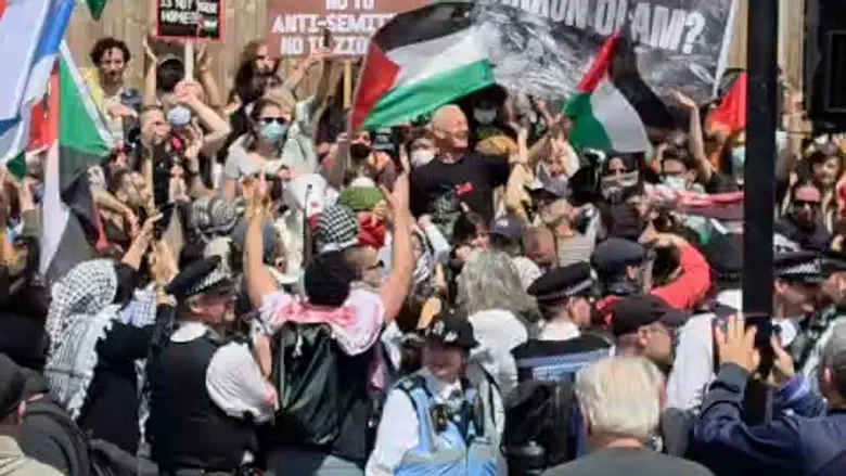 London: Clashes between Israel supporters and pro-Palestinians