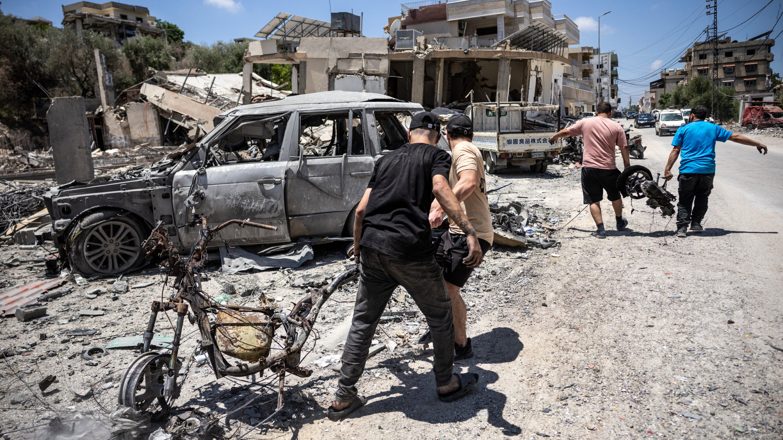 Lebanon Cease-Fire Bolsters U.S.-Iran Truce, After a Shaky Start