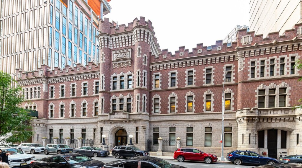 Rabbinical seminaries boast highest enrollment in years, defying downward trend
