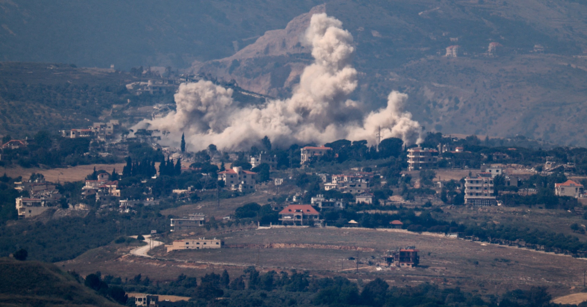 Israel, Lebanon say they agree to ceasefire