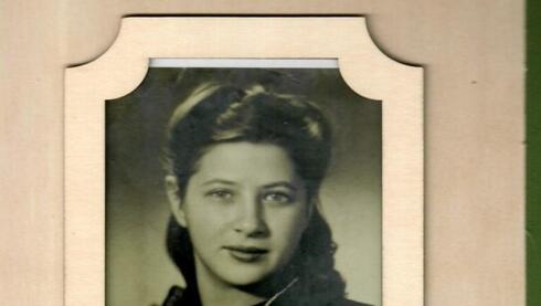Students from 31 countries honored in Jewish family history competition