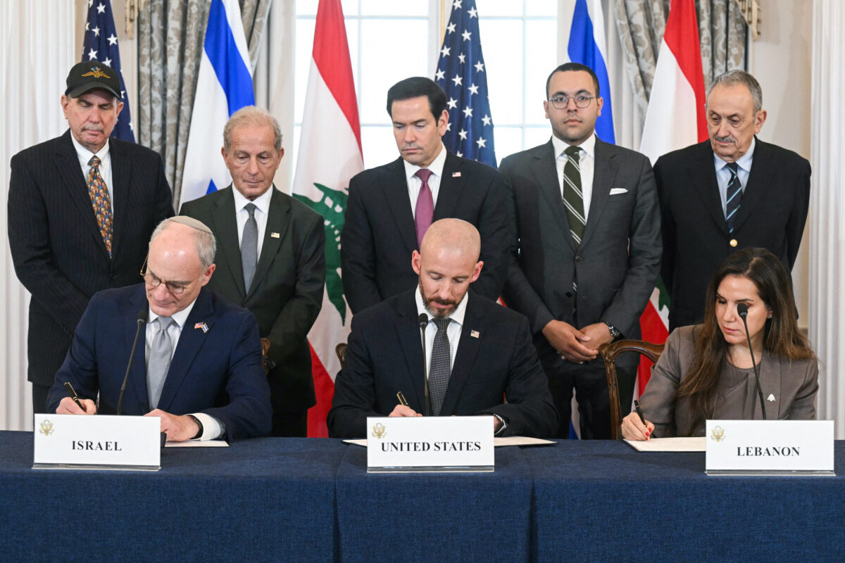 U.S., Israel and Lebanon sign framework to begin IDF withdrawal from Lebanon