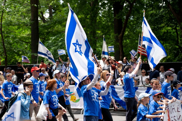 ‘Feel personally attacked as a New Yorker and as a Jew,’ attendee says of Mamdani skipping Israel parade – EJP