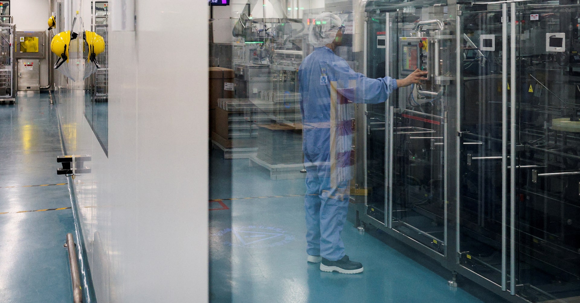 GLOBAL ECONOMY Asia’s factory output expands as firms stockpile buffers over Iran war risks