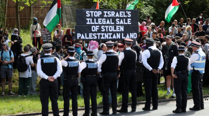 Police Arrest 14 After Anti-Israel Protesters Clash With Jewish Residents Outside London Synagogue