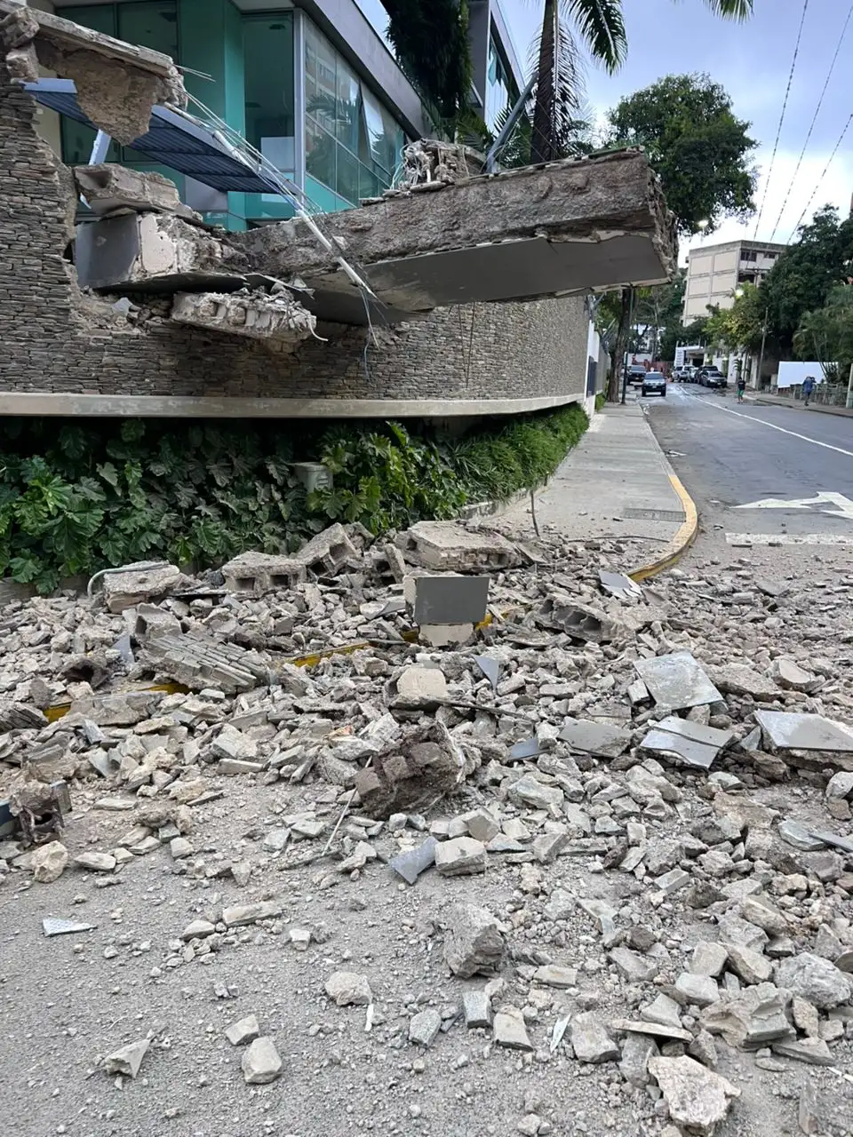 Israeli charities send rapid response teams to Venezuela after deadly earthquake