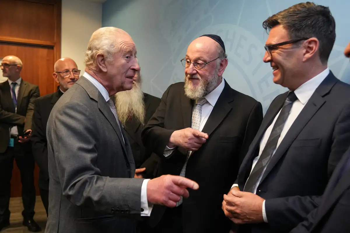 Burnham is ‘someone who will listen and who cares,’ says Jewish former special adviser