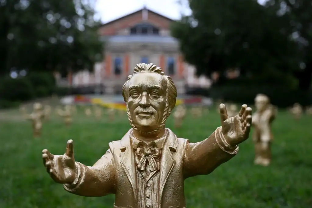 Wagner festival accused of silencing debate on composer’s antisemitism after cancelling talk by Jewish author
