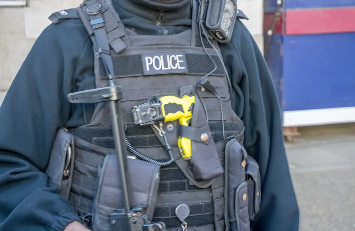 Two London homes searched by counter-terror police over suspected offences linked to Iran