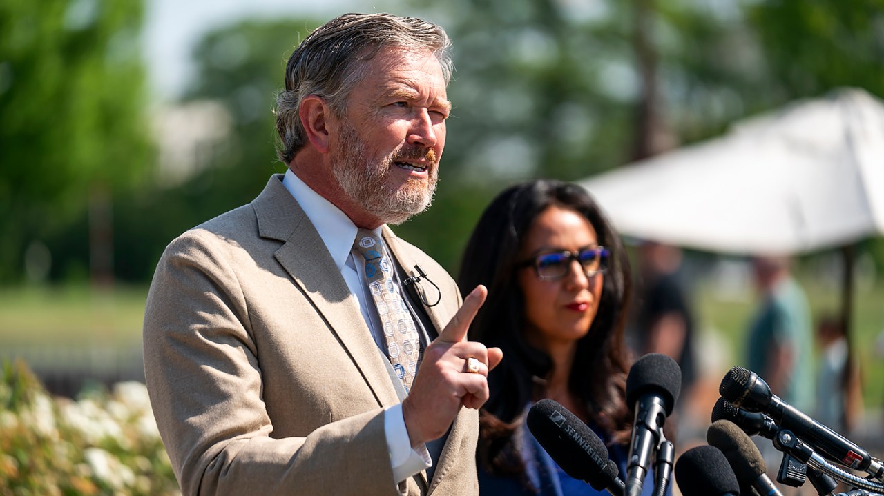 Massie bill on Israel funding splits Democrats: ‘Never seen anything like it’
