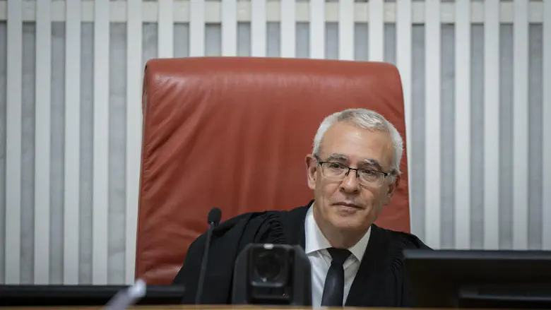 Supreme Court freezes law barring arrest of haredi draft-evaders