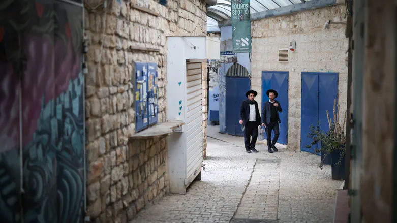 Tzfat rabbis demand end to Shabbat bus lines