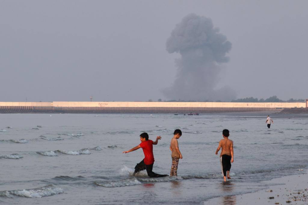 ​US attacks Iran and Tehran retaliates across the Middle East, threatening a return to all-out war 