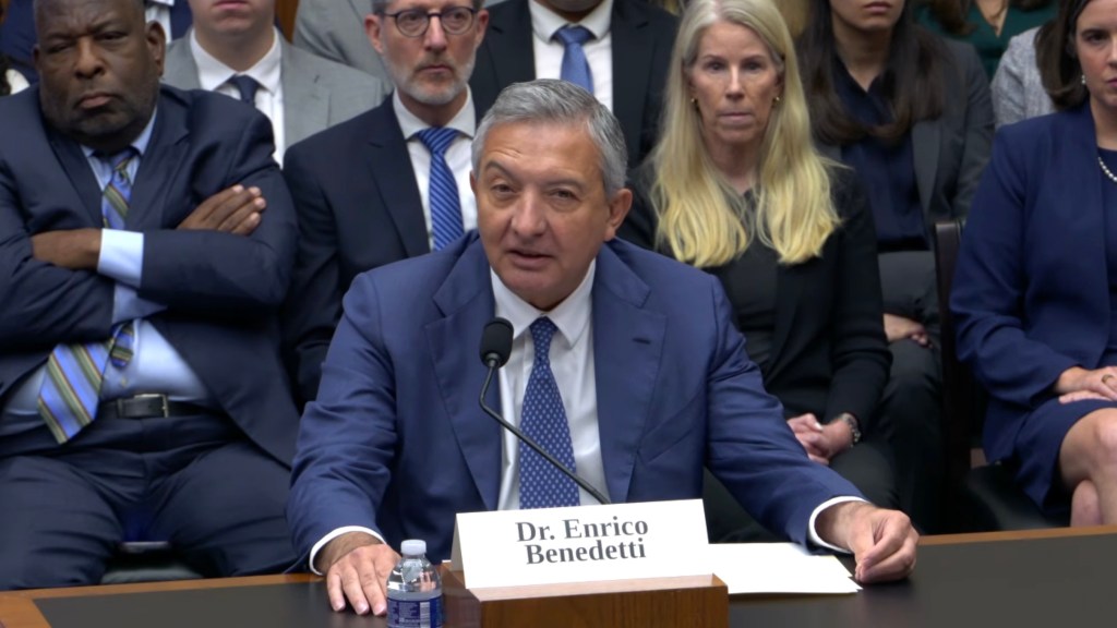 ​University of Illinois College of Medicine leader questioned on antisemitism, DEI practices at congressional hearing 