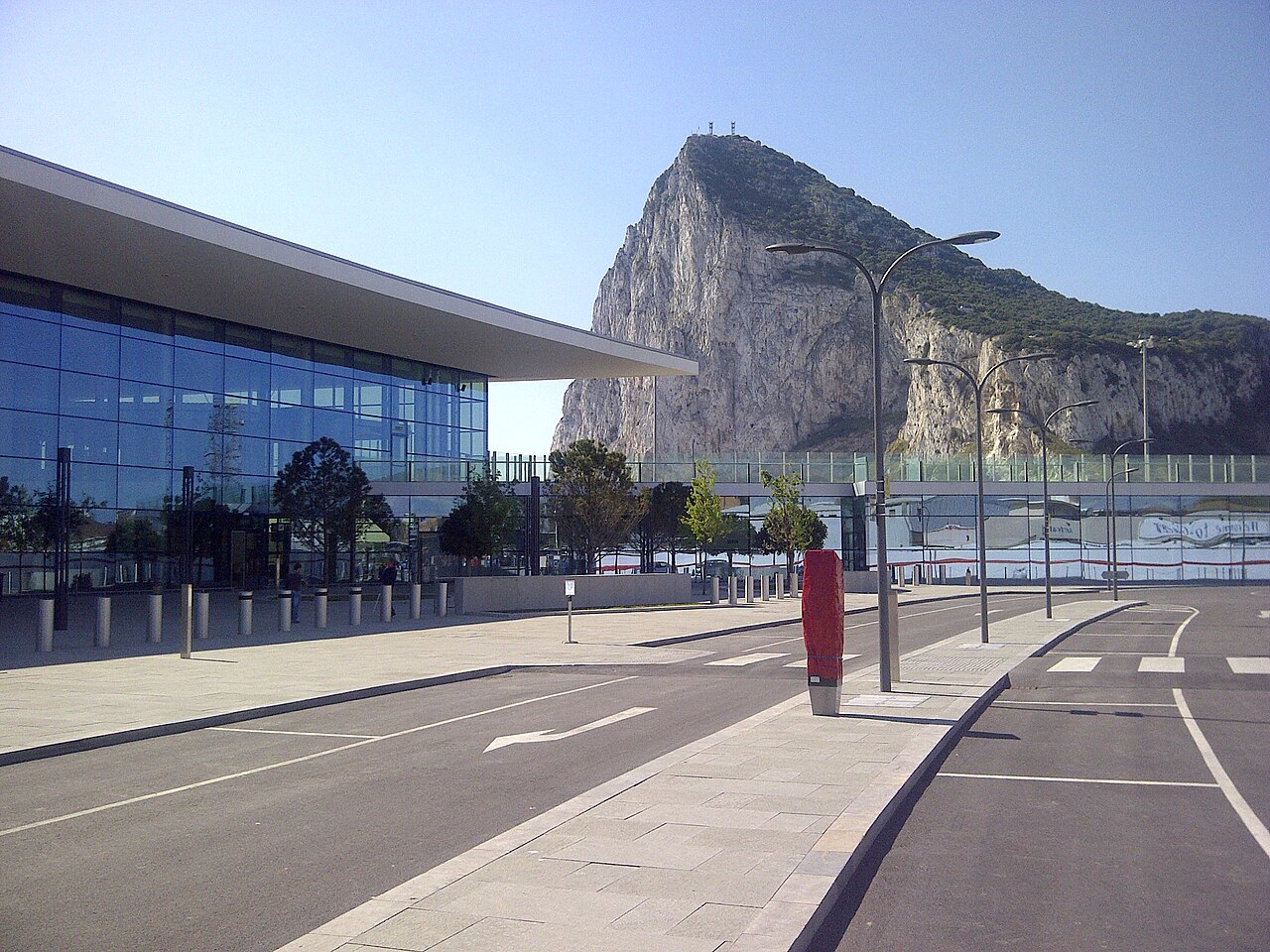 Gibraltar to rename international airport after Jewish statesman Sir Joshua Hassan – EJP
