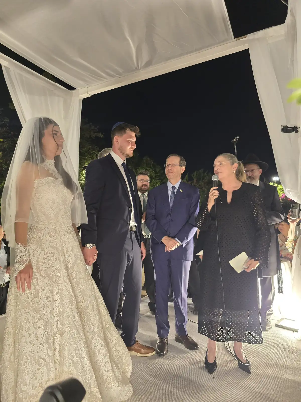 Former hostages kidnapped together marry in Israel