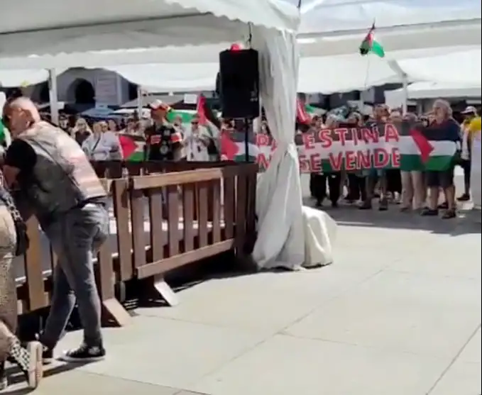 Spanish anti-Israel mob blocks Jewish poet’s book launch