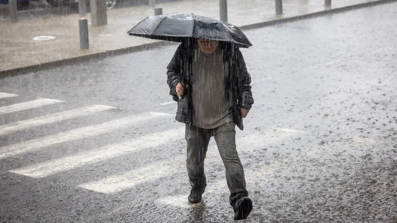 Rare August rain and thunderstorms: Surprising weekend Israel weather forcast