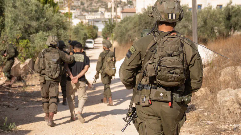 Footage from Qabatiya | Duvdevan Unit thwarts terror attacks, arrests wanted suspects