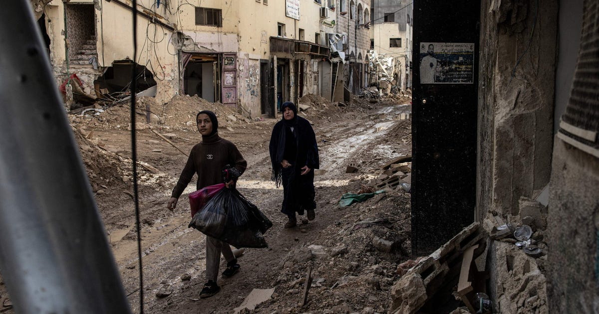 IDF blocks return of Palestinians to West Bank refugee camps; UN data shows 33,000 remain displaced