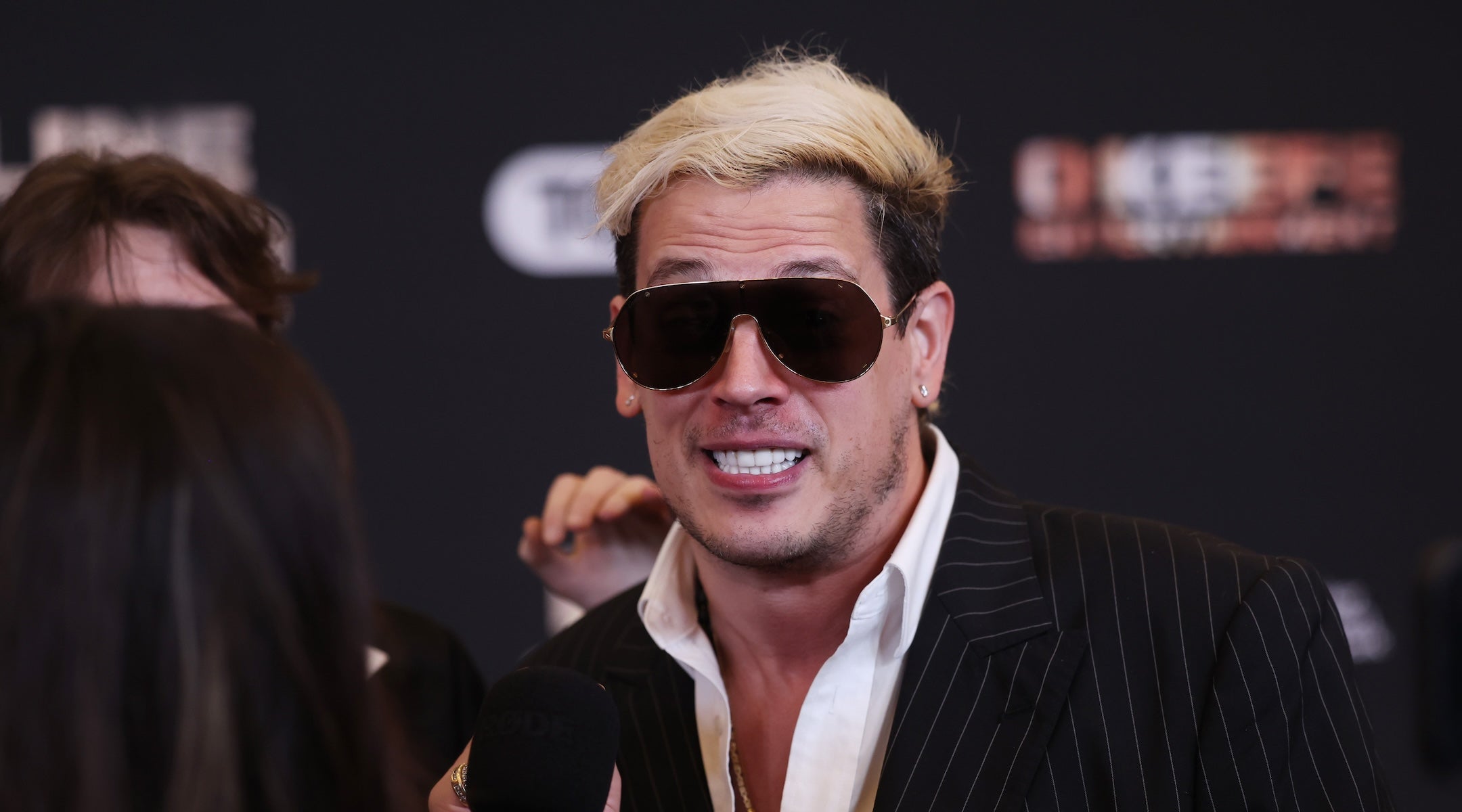 Milo Yiannopoulos, right-wing troll with links to popular antisemitic figures, detained by ICE
