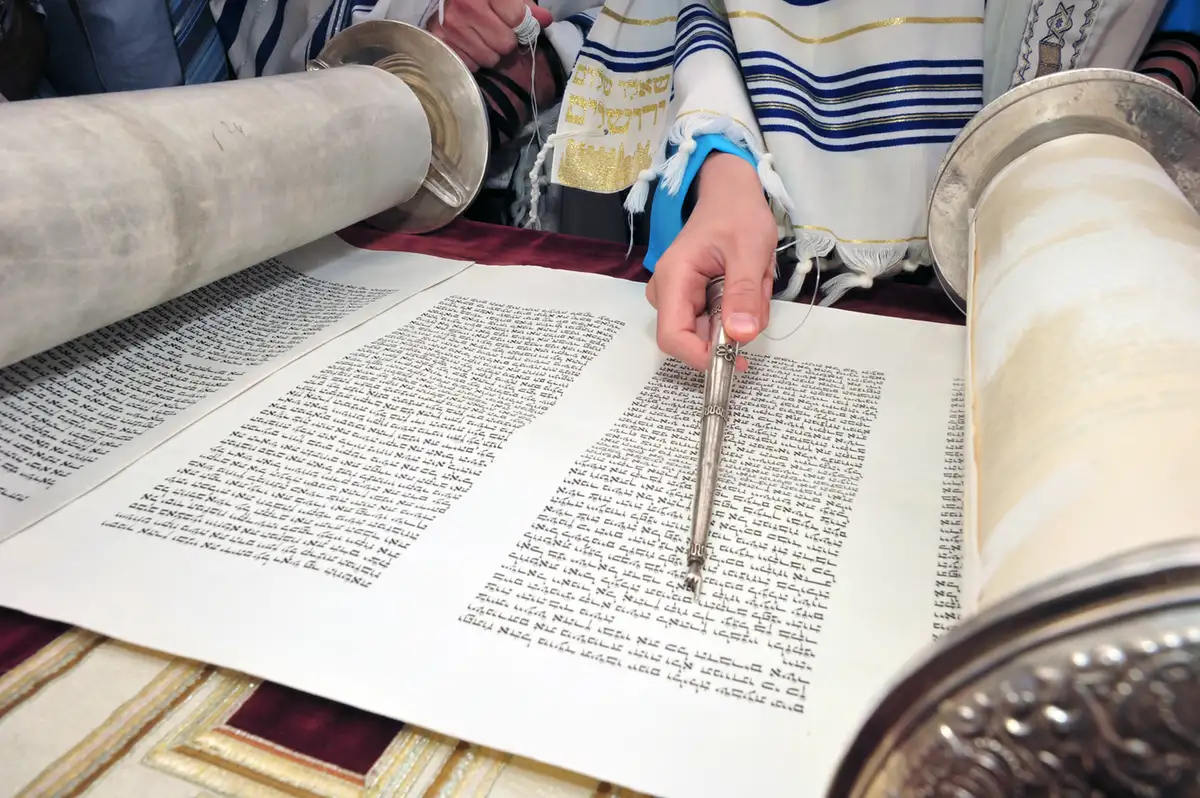 Meet your new robot guide to thousands of years of Jewish thought