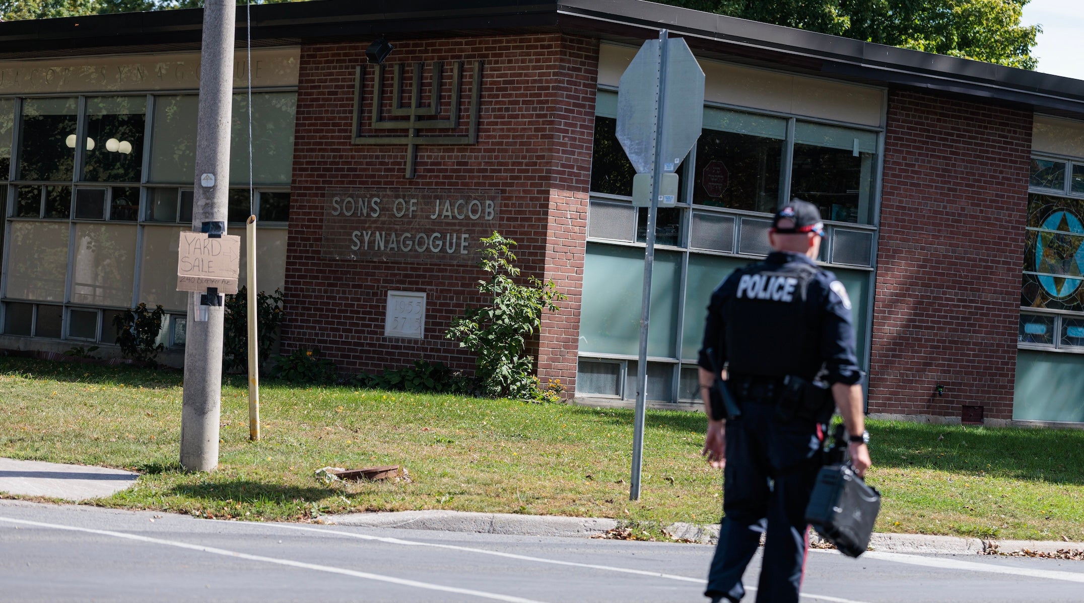 Canadian leaders condemn shooting outside Ontario synagogue at the start of Yom Kippur